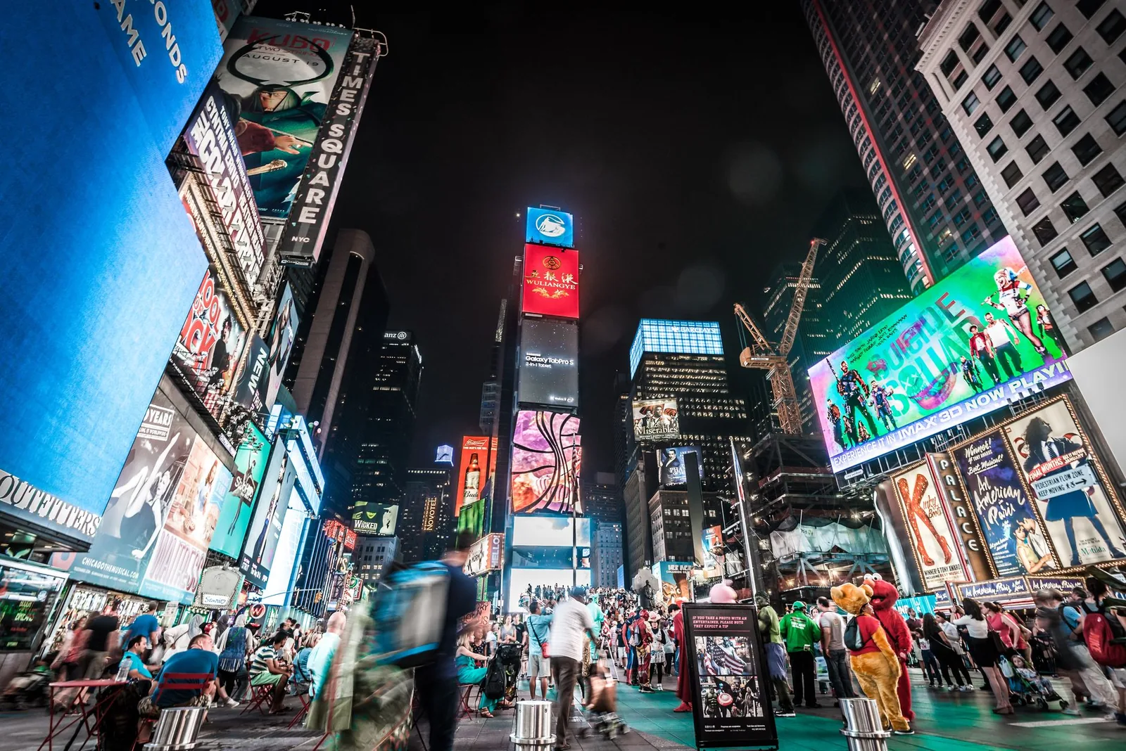Times Square illuminé la nuit