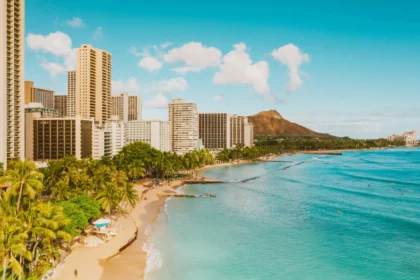 Waikiki Beach et la skyline d'Honolulu, Oahu