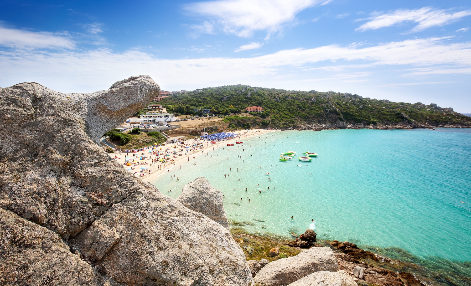 Plage de Rena Bianca vue depuis les rochers de granit, Santa Teresa di Gallura