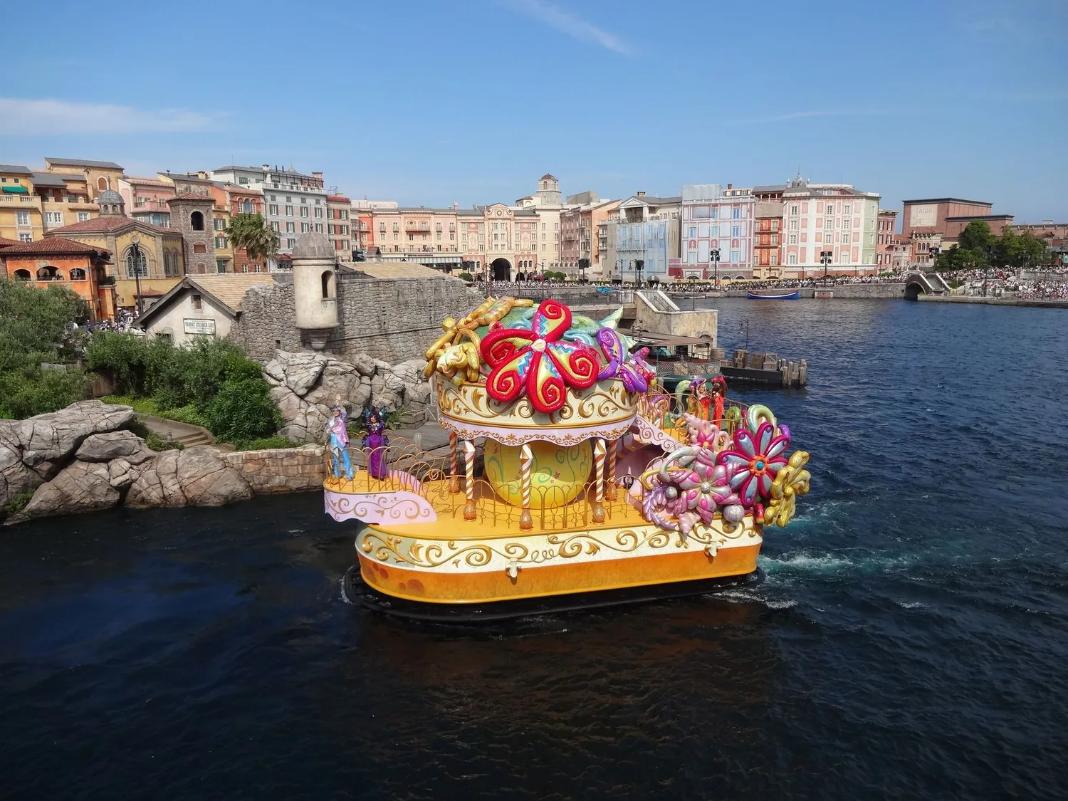 Char de parade sur l'eau a Tokyo DisneySea