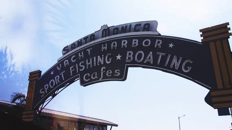 Arche d'entrée du Santa Monica Pier Yacht Harbor Sport Fishing Boating Cafes
